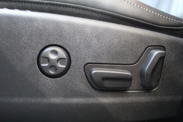 Opel Grandland X 1.6 Turbo Hybrid Innovation | Stoelverwarming - Verkoeling | Panoramadak | Leder | Rondomzicht camera