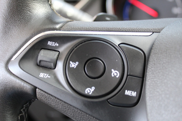 Opel Grandland X 1.6 Turbo Hybrid Innovation | Stoelverwarming - Verkoeling | Panoramadak | Leder | Rondomzicht camera