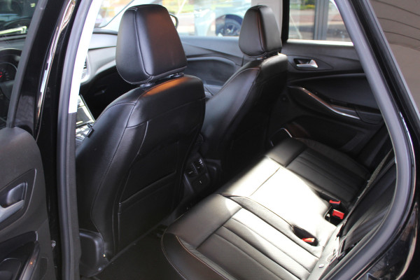 Opel Grandland X 1.6 Turbo Hybrid Innovation | Stoelverwarming - Verkoeling | Panoramadak | Leder | Rondomzicht camera