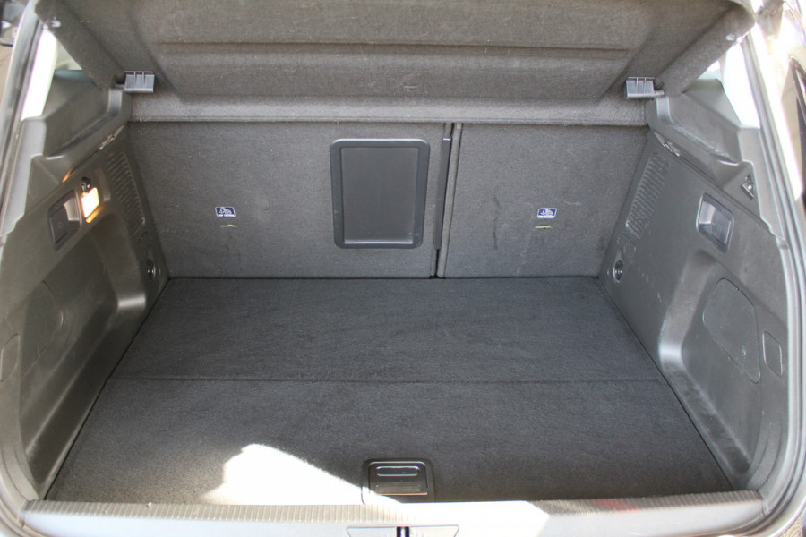 Opel Grandland X 1.6 Turbo Hybrid Innovation | Stoelverwarming - Verkoeling | Panoramadak | Leder | Rondomzicht camera