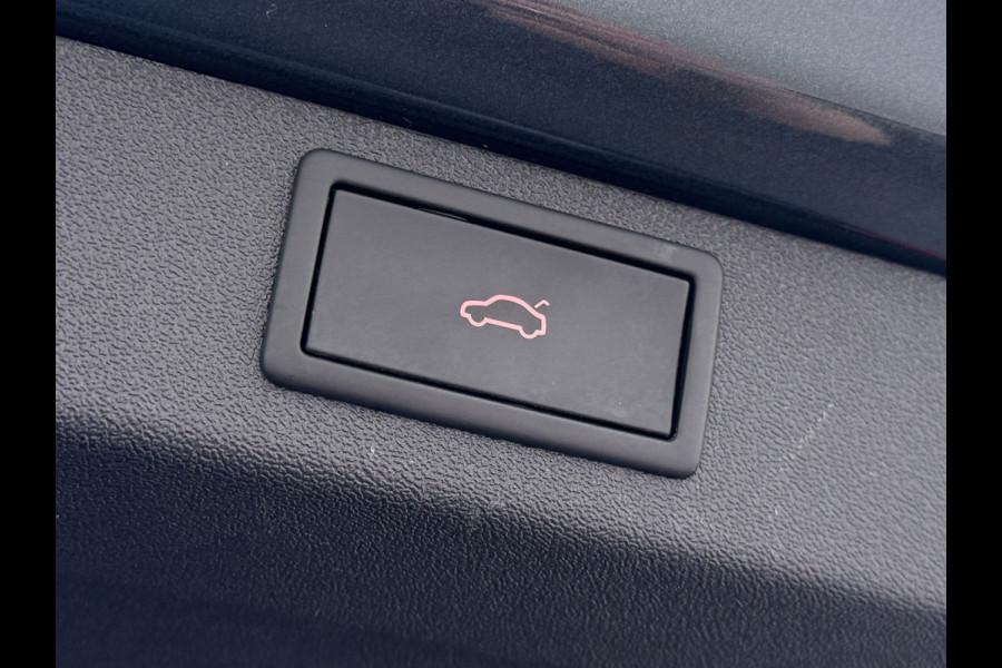 Škoda ENYAQ iV 80 Leer Pano-Dak/SchuifDak SOH 93% Trekhaak Camera Navi Ecc Apple Carplay Android Auto Pdc Cruise Control Privacy Glas Led DAB Stuur+Stoel+a-Bankverwarmd Elek.Achterklep Lane Assist Keyless Luxus 1e Eigenaar Origineel Nederlandse Auto Dealeronderhouden 1.000kg Trekvermogen