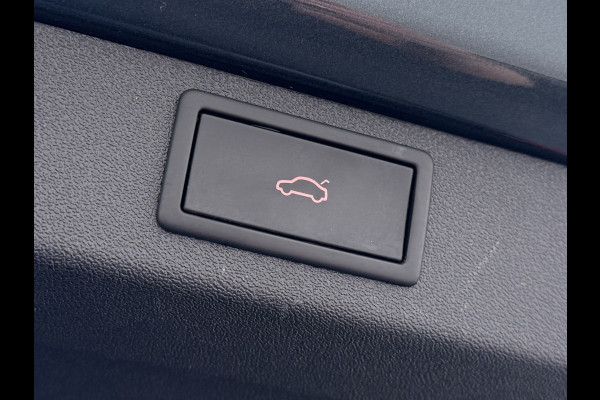 Škoda ENYAQ iV 80 Leer Pano-Dak/SchuifDak SOH 93% Trekhaak Camera Navi Ecc Apple Carplay Android Auto Pdc Cruise Control Privacy Glas Led DAB Stuur+Stoel+a-Bankverwarmd Elek.Achterklep Lane Assist Keyless Luxus 1e Eigenaar Origineel Nederlandse Auto Dealeronderhouden 1.000kg Trekvermogen