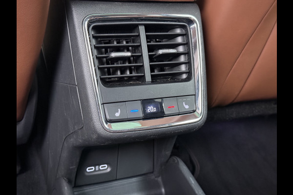 Škoda ENYAQ iV 80 Leer Pano-Dak/SchuifDak SOH 93% Trekhaak Camera Navi Ecc Apple Carplay Android Auto Pdc Cruise Control Privacy Glas Led DAB Stuur+Stoel+a-Bankverwarmd Elek.Achterklep Lane Assist Keyless Luxus 1e Eigenaar Origineel Nederlandse Auto Dealeronderhouden 1.000kg Trekvermogen