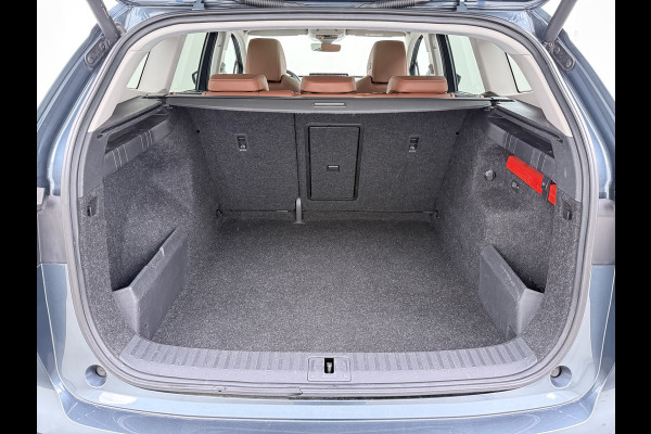 Škoda ENYAQ iV 80 Leer Pano-Dak/SchuifDak SOH 93% Trekhaak Camera Navi Ecc Apple Carplay Android Auto Pdc Cruise Control Privacy Glas Led DAB Stuur+Stoel+a-Bankverwarmd Elek.Achterklep Lane Assist Keyless Luxus 1e Eigenaar Origineel Nederlandse Auto Dealeronderhouden 1.000kg Trekvermogen