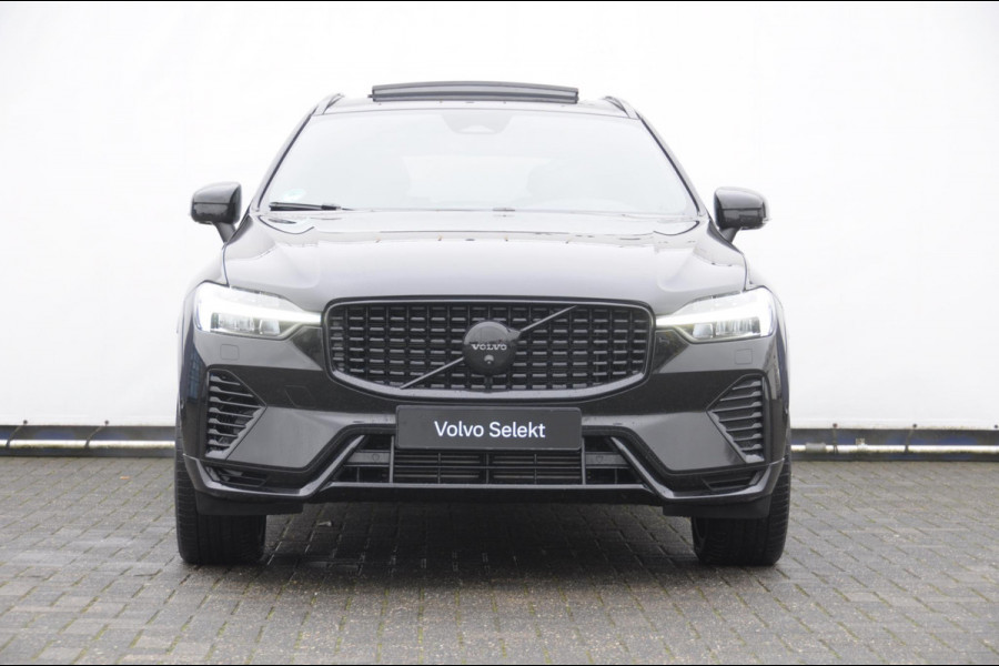 Volvo XC60 T6 350PK Automaat AWD Plus Black Edition Panoramadak/ Elektrisch bedienbare voorstoelen met geheugen/ Stoelverwarming/ Stuurverwarming/ Harman Kardon audio/ 360 Camera/