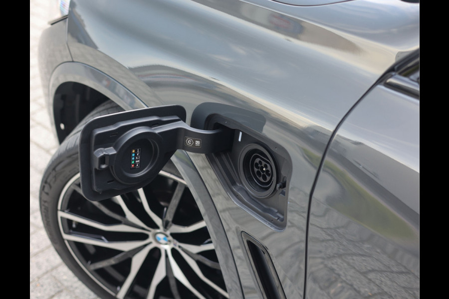 BMW X5 45e xDrive | Pano - Trekhaak - Bowers&Wilkins