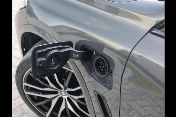 BMW X5 45e xDrive | Pano - Trekhaak - Bowers&Wilkins