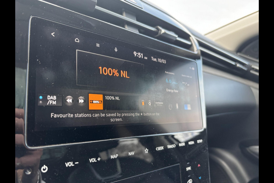 Hyundai Tucson 1.6 T-GDI HEV Premium Sky | Panoramadak | Afneembare trekhaak | Stoelverwarming/koeling | Camera