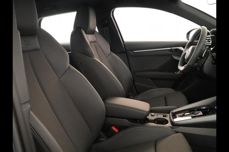 Audi A3 Sportback 40 TFSI e S edition 204 pk S-tronic | Verlengde garantie | Navigatie | Parkeersensoren (Park assist) | Achteruitrijcamera | Stoelverwarming | S-Line |