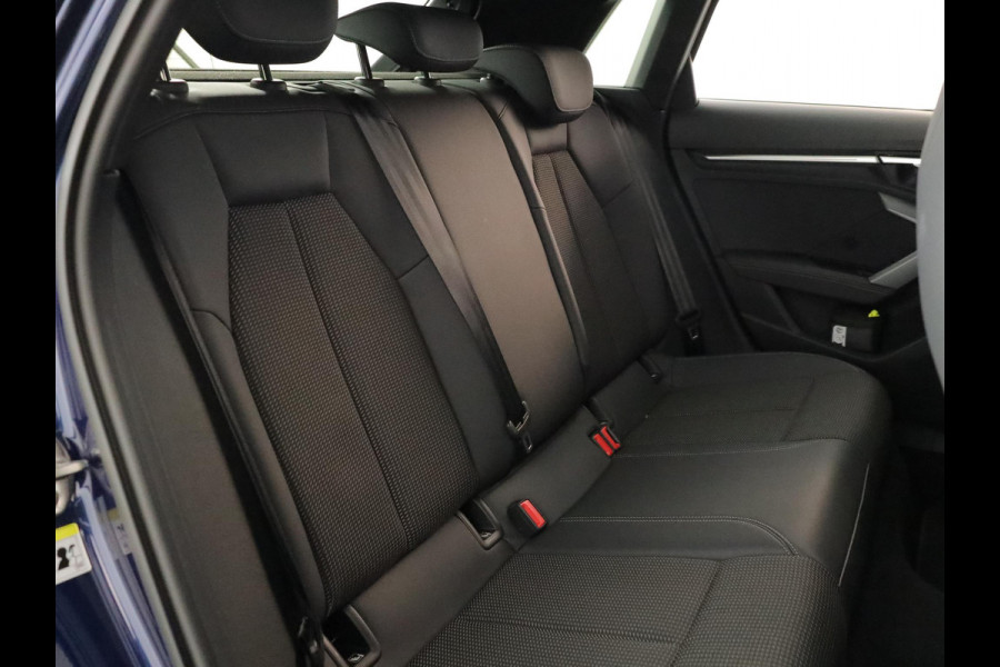 Audi A3 Sportback 40 TFSI e S edition 204 pk S-tronic | Verlengde garantie | Navigatie | Parkeersensoren (Park assist) | Achteruitrijcamera | Stoelverwarming | S-Line |