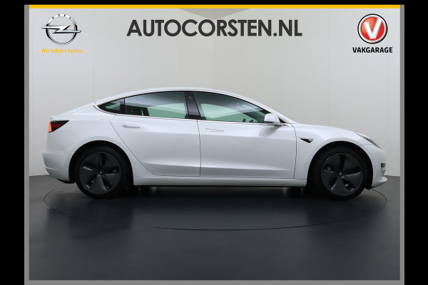 Tesla Model 3 SR+ 325PK LFP-Accu SOH 91% Trekhaak AutoPilot Leer Pano-Dak Adaptive Cruise Lmv 18" Camera's Elektr.-Stuur+Stoelen+Spiegels+Gehe Ecc Navi Led DAB Voorverwarmen interieur via App Keyless One-Pedal-Drive 1.000KG Trekgewicht Origineel Nederlandse Auto LFP accu dus 100% opladen!