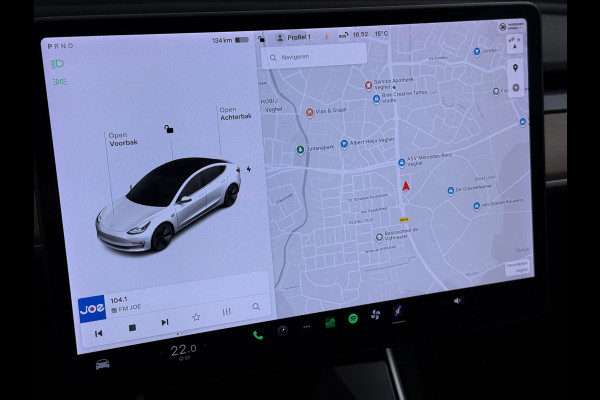 Tesla Model 3 SR+ 325PK LFP-Accu SOH 91% Trekhaak AutoPilot Leer Pano-Dak Adaptive Cruise Lmv 18" Camera's Elektr.-Stuur+Stoelen+Spiegels+Gehe Ecc Navi Led DAB Voorverwarmen interieur via App Keyless One-Pedal-Drive 1.000KG Trekgewicht Origineel Nederlandse Auto LFP accu dus 100% opladen!