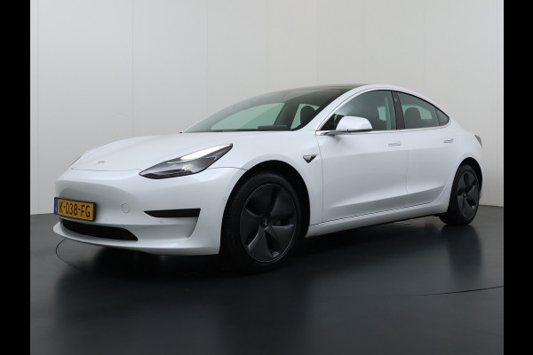 Tesla Model 3 SR+ 325PK LFP-Accu SOH 91% Trekhaak AutoPilot Leer Pano-Dak Adaptive Cruise Lmv 18" Camera's Elektr.-Stuur+Stoelen+Spiegels+Gehe Ecc Navi Led DAB Voorverwarmen interieur via App Keyless One-Pedal-Drive 1.000KG Trekgewicht Origineel Nederlandse Auto LFP accu dus 100% opladen!