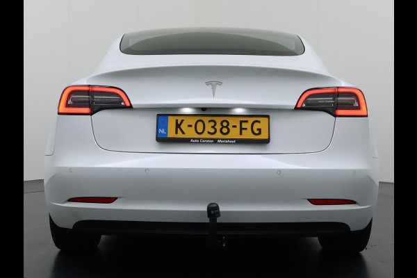Tesla Model 3 SR+ 325PK LFP-Accu SOH 91% Trekhaak AutoPilot Leer Pano-Dak Adaptive Cruise Lmv 18" Camera's Elektr.-Stuur+Stoelen+Spiegels+Gehe Ecc Navi Led DAB Voorverwarmen interieur via App Keyless One-Pedal-Drive 1.000KG Trekgewicht Origineel Nederlandse Auto LFP accu dus 100% opladen!