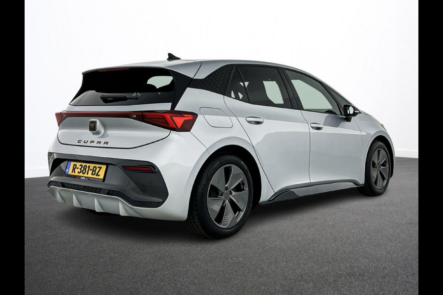 CUPRA Born Business 62 kWh | Navigatie | Apple Carplay/Android Auto | Camera | Parkeersensoren | Adaptive | Cruise Control | Stoel- en stuurverwarming | Virtual Cockpit | Climate Control | Lichtmetalen velgen