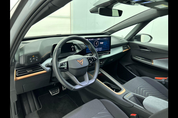 CUPRA Born Business 62 kWh | Navigatie | Apple Carplay/Android Auto | Camera | Parkeersensoren | Adaptive | Cruise Control | Stoel- en stuurverwarming | Virtual Cockpit | Climate Control | Lichtmetalen velgen