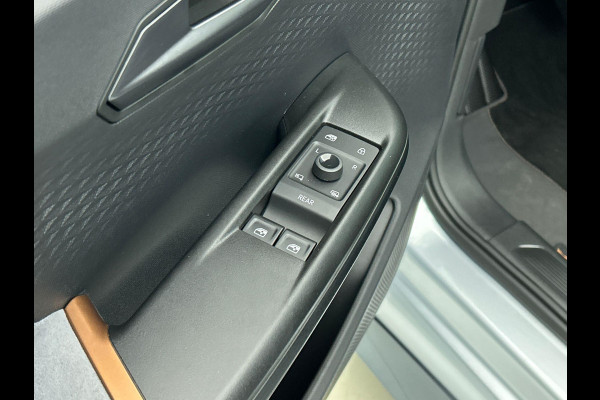 CUPRA Born Business 62 kWh | Navigatie | Apple Carplay/Android Auto | Camera | Parkeersensoren | Adaptive | Cruise Control | Stoel- en stuurverwarming | Virtual Cockpit | Climate Control | Lichtmetalen velgen