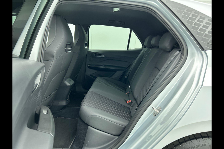 CUPRA Born Business 62 kWh | Navigatie | Apple Carplay/Android Auto | Camera | Parkeersensoren | Adaptive | Cruise Control | Stoel- en stuurverwarming | Virtual Cockpit | Climate Control | Lichtmetalen velgen