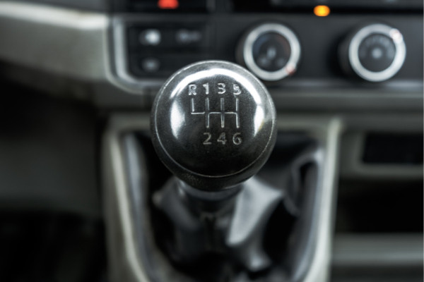 Volkswagen Crafter 35 2.0 TDI L3H2 Highline | 141 PK | 4-Motion | Camera | Navi | Cruise | Airco