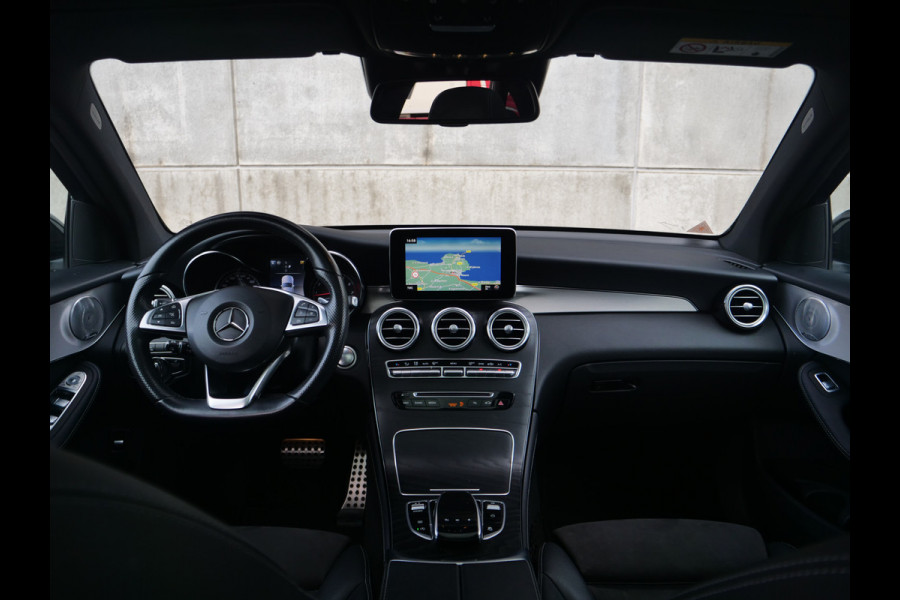 Mercedes-Benz GLC GLC 250 4MATIC | AMG | Panorama | Burmester | Aantoonbaar onderhouden..