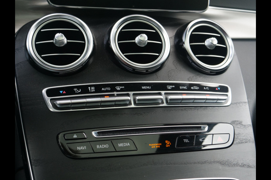 Mercedes-Benz GLC GLC 250 4MATIC | AMG | Panorama | Burmester | Aantoonbaar onderhouden..