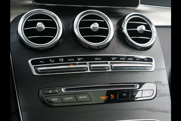 Mercedes-Benz GLC GLC 250 4MATIC | AMG | Panorama | Burmester | Aantoonbaar onderhouden..