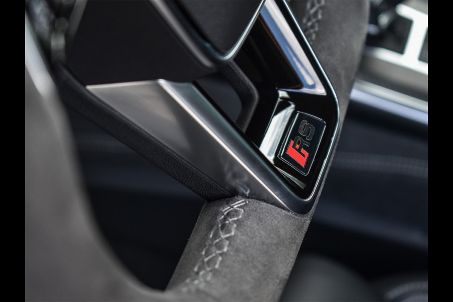 Audi RS6 Avant RS 6 TFSI Quattro 600pk Dynamic | B&O Sound | RS Sportuitlaat | Design Pack | Panoramadak | Head-Up | Sport Differentieel | Laser | Audi Exclusive Color | RS Seats | 4 Zone Climate | 4 Wheel Steering Assistent tour package