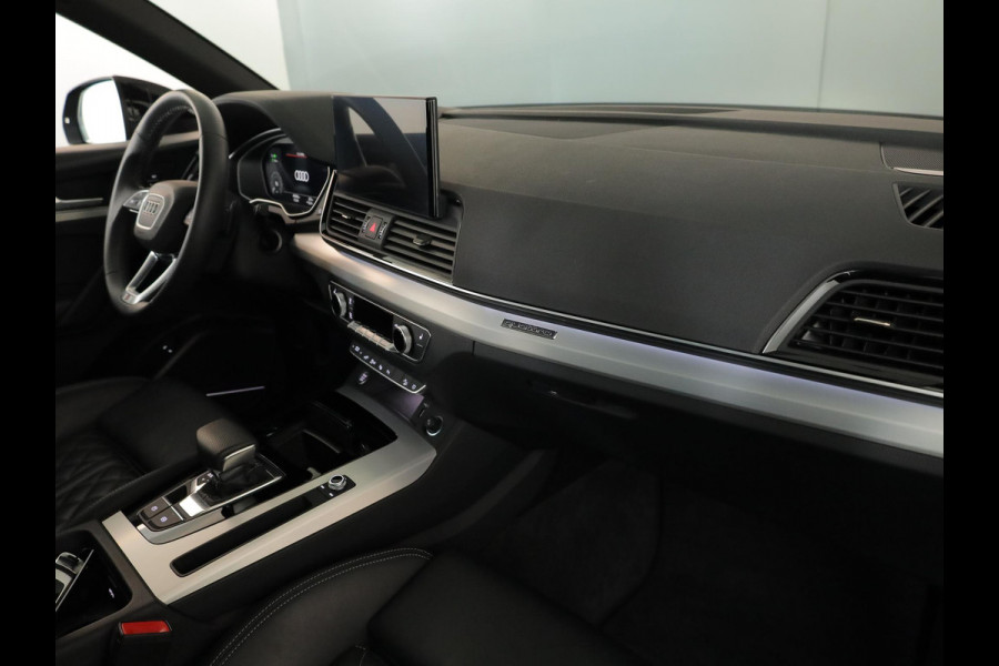 Audi Q5 Sportback 55 TFSI e S edition Competition 367pk | Panoramadak | Verlengde garantie | Navigatie | Parkeersensoren (Park assist) | Rondomzicht camera | Lederen bekleding | S-Line |