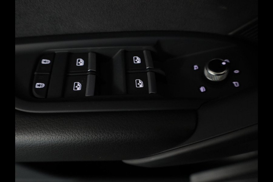 Audi Q5 Sportback 55 TFSI e S edition Competition 367pk | Panoramadak | Verlengde garantie | Navigatie | Parkeersensoren (Park assist) | Rondomzicht camera | Lederen bekleding | S-Line |