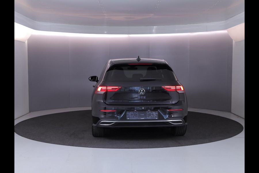 Volkswagen Golf 1.4 eHybrid GTE HYBRID| Leer|Head-up diplay|verwarmde stoelen en - stuur