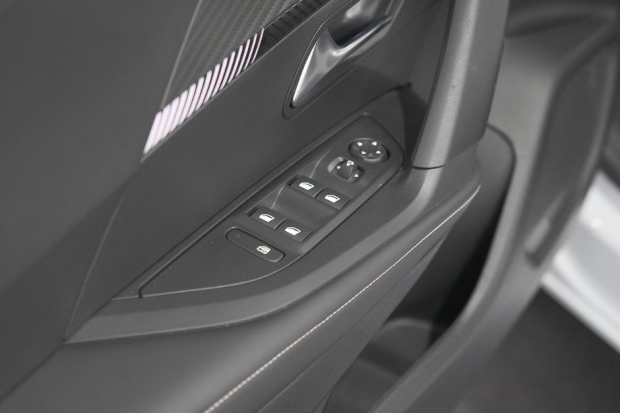 Peugeot 2008 PureTech 100 Allure | Apple Carplay | Parkeersensoren | Climate Control | Cruise Control