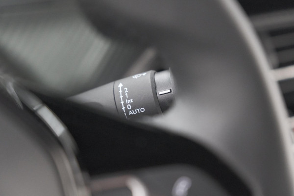 Peugeot 2008 PureTech 100 Allure | Apple Carplay | Parkeersensoren | Climate Control | Cruise Control