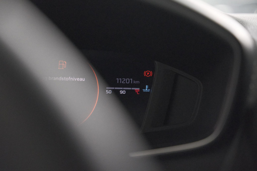 Peugeot 2008 PureTech 100 Allure | Apple Carplay | Parkeersensoren | Climate Control | Cruise Control