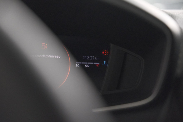 Peugeot 2008 PureTech 100 Allure | Apple Carplay | Parkeersensoren | Climate Control | Cruise Control
