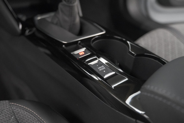 Peugeot 2008 PureTech 100 Allure | Apple Carplay | Parkeersensoren | Climate Control | Cruise Control