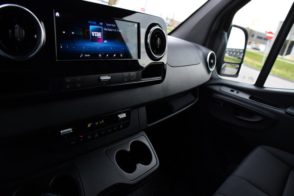 Mercedes-Benz Sprinter 317 1.9 CDI L2H2 RWD PB Edition Camera, Cruise, Carplay, 10,5'' Mbux, LED, Automaat, Geveerde stoel, 170pk, Stoelverwarming, Uniek!