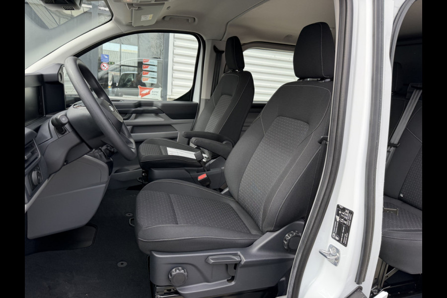 Ford Transit Custom 320 2.0 TDCI L2H1 Trend originele Ford dubbel cabine affabriek / prijs rijklaar € 39.950 ex btw / lease vanaf € 652 / dubbele schuifdeur / NIEUWE bus / BPM vrij !