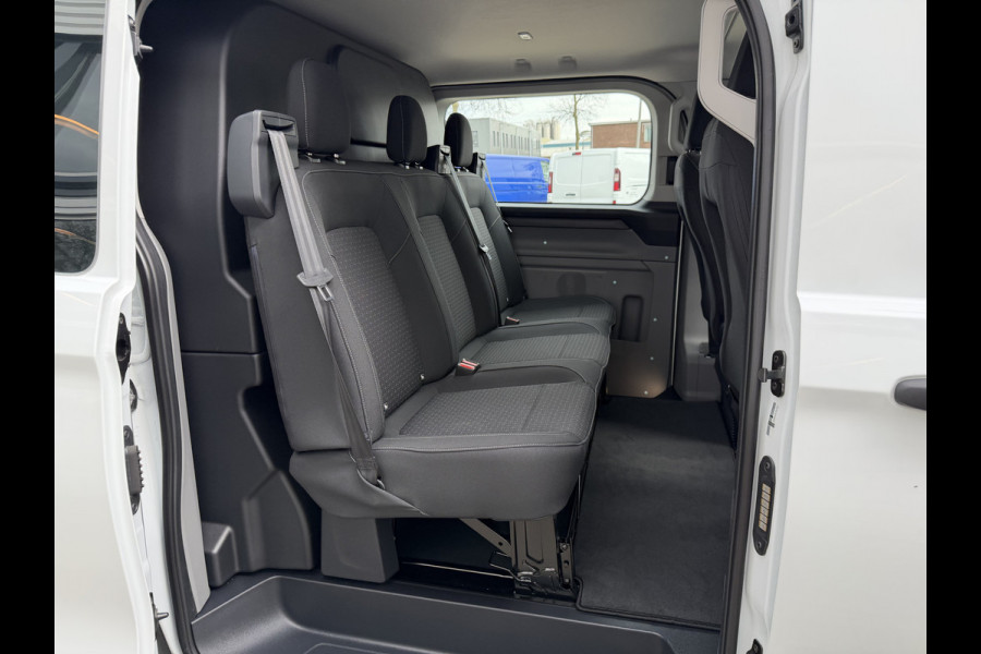 Ford Transit Custom 320 2.0 TDCI L2H1 Trend originele Ford dubbel cabine affabriek / prijs rijklaar € 39.950 ex btw / lease vanaf € 652 / dubbele schuifdeur / NIEUWE bus / BPM vrij !