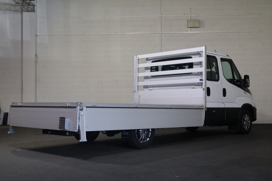 Iveco Daily 35S18 Hi-Matic Open Laadbak DC 3.5T Trekhaak (7 persoons)