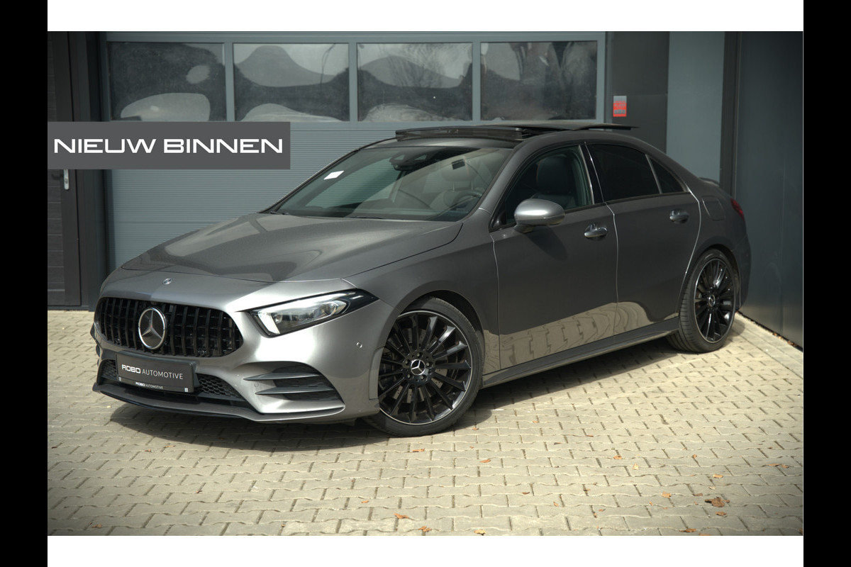 Mercedes-Benz A-Klasse 200 Launch Edition Premium Plus AMG | Stoelverwarming | Head-Up Display | 360 Camera | Adaptive Cruise Control Ambiance Verlichting | Multibeam | Keyless | Memory Seat | Navigatie |