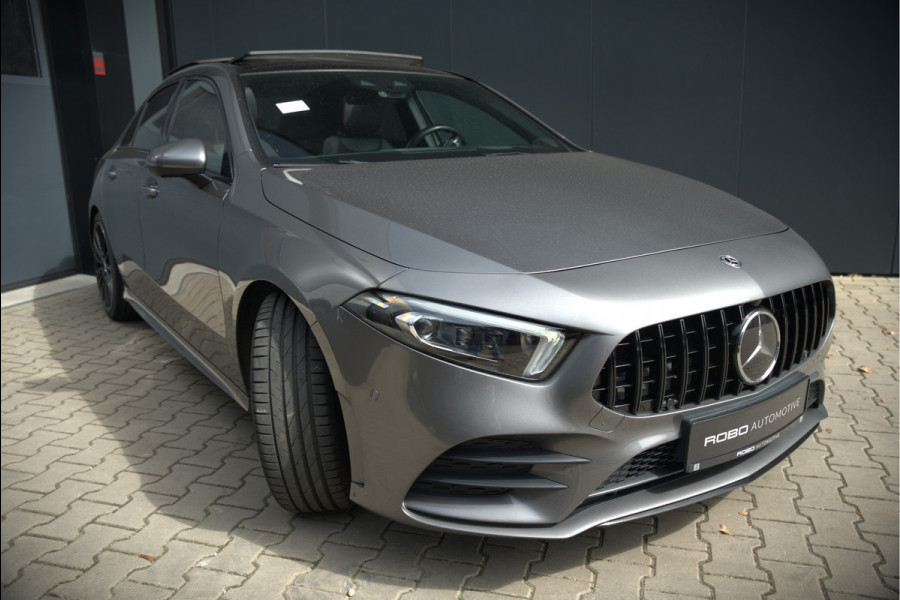 Mercedes-Benz A-Klasse 200 Launch Edition Premium Plus AMG | Stoelverwarming | Head-Up Display | 360 Camera | Adaptive Cruise Control Ambiance Verlichting | Multibeam | Keyless | Memory Seat | Navigatie |