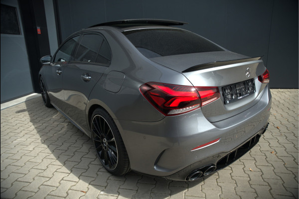 Mercedes-Benz A-Klasse 200 Launch Edition Premium Plus AMG | Stoelverwarming | Head-Up Display | 360 Camera | Adaptive Cruise Control Ambiance Verlichting | Multibeam | Keyless | Memory Seat | Navigatie |