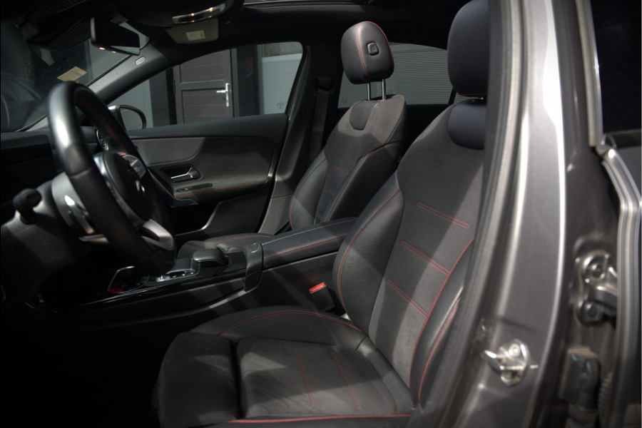 Mercedes-Benz A-Klasse 200 Launch Edition Premium Plus AMG | Stoelverwarming | Head-Up Display | 360 Camera | Adaptive Cruise Control Ambiance Verlichting | Multibeam | Keyless | Memory Seat | Navigatie |