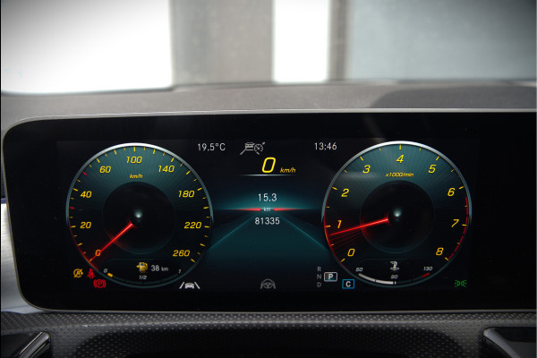 Mercedes-Benz A-Klasse 200 Launch Edition Premium Plus AMG | Stoelverwarming | Head-Up Display | 360 Camera | Adaptive Cruise Control Ambiance Verlichting | Multibeam | Keyless | Memory Seat | Navigatie |