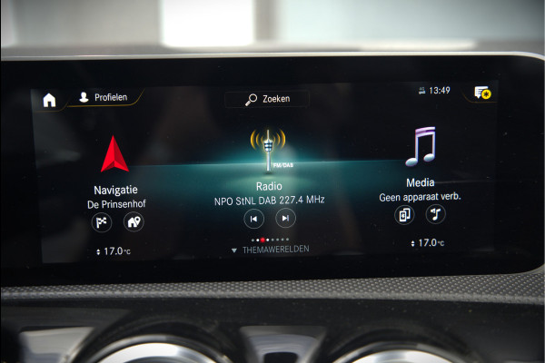 Mercedes-Benz A-Klasse 200 Launch Edition Premium Plus AMG | Stoelverwarming | Head-Up Display | 360 Camera | Adaptive Cruise Control Ambiance Verlichting | Multibeam | Keyless | Memory Seat | Navigatie |