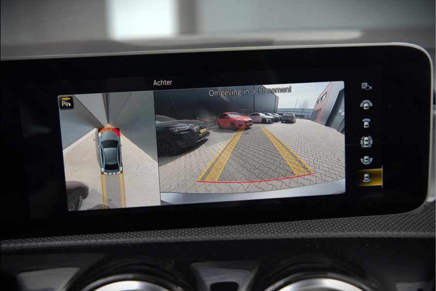 Mercedes-Benz A-Klasse 200 Launch Edition Premium Plus AMG | Stoelverwarming | Head-Up Display | 360 Camera | Adaptive Cruise Control Ambiance Verlichting | Multibeam | Keyless | Memory Seat | Navigatie |