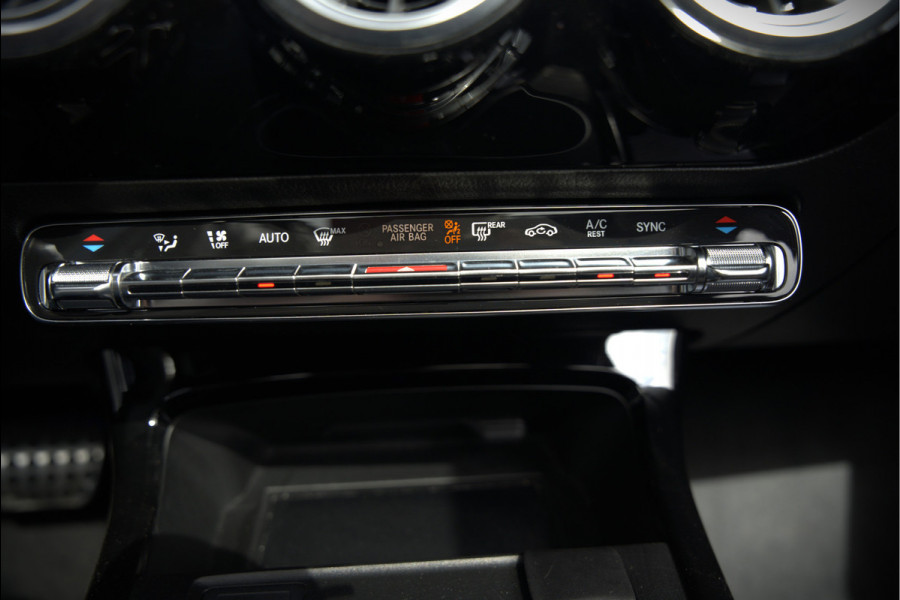 Mercedes-Benz A-Klasse 200 Launch Edition Premium Plus AMG | Stoelverwarming | Head-Up Display | 360 Camera | Adaptive Cruise Control Ambiance Verlichting | Multibeam | Keyless | Memory Seat | Navigatie |