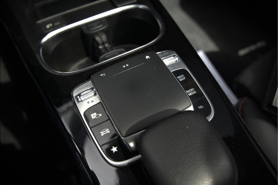 Mercedes-Benz A-Klasse 200 Launch Edition Premium Plus AMG | Stoelverwarming | Head-Up Display | 360 Camera | Adaptive Cruise Control Ambiance Verlichting | Multibeam | Keyless | Memory Seat | Navigatie |