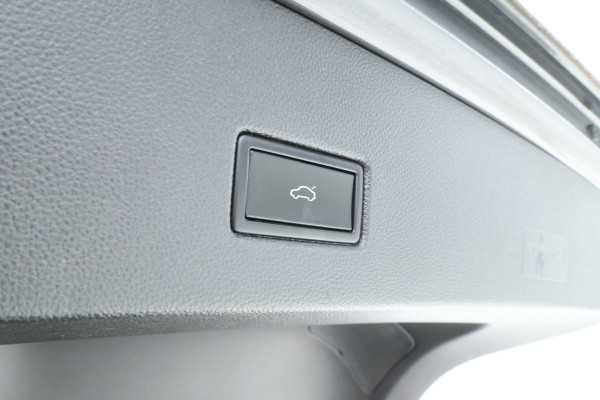 Volkswagen T-Roc 1.5 TSI Sport Business R Virtual cockpit, Apple carplay, Climate,