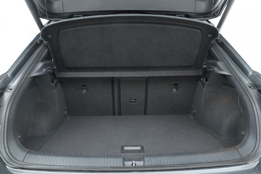 Volkswagen T-Roc 1.5 TSI Sport Business R Virtual cockpit, Apple carplay, Climate,